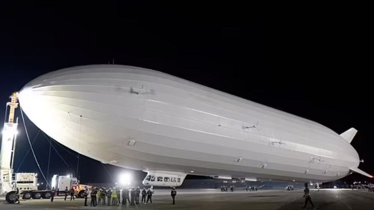 أكبر طائرة طيران في العالم ، Pathfinder 1 تم إطلاقها ، خلال أول اختبار طيران