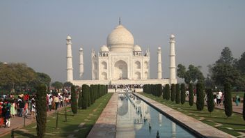 Construire Une Réplique Du Taj Mahal Pour Sa Femme, Cet Homme Fait Un Symbole D’amour Et De Polarisation Critique