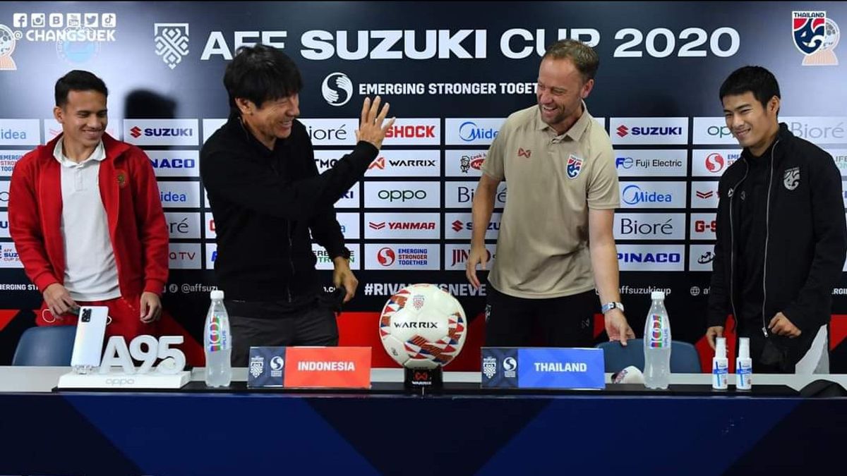 Pelatih Thailand Prediksi Indonesia akan Main Bertahan di Final Piala AFF 2020