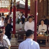 Bebas usai Terima Amnesti, Hasto Dampingi Megawati Melayat Ibunda Eks Menteri PPPA