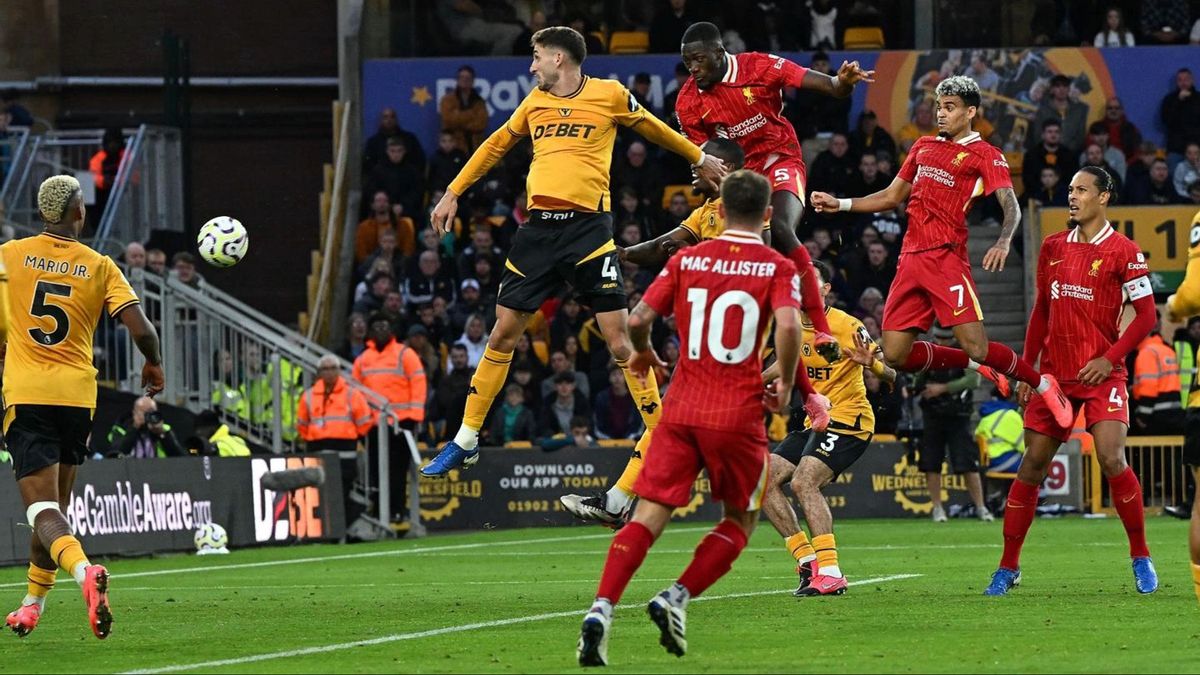 Kalahkan Wolves, Liverpool Lengserkan Man City dan Rebut Takhta Klasemen Premier League