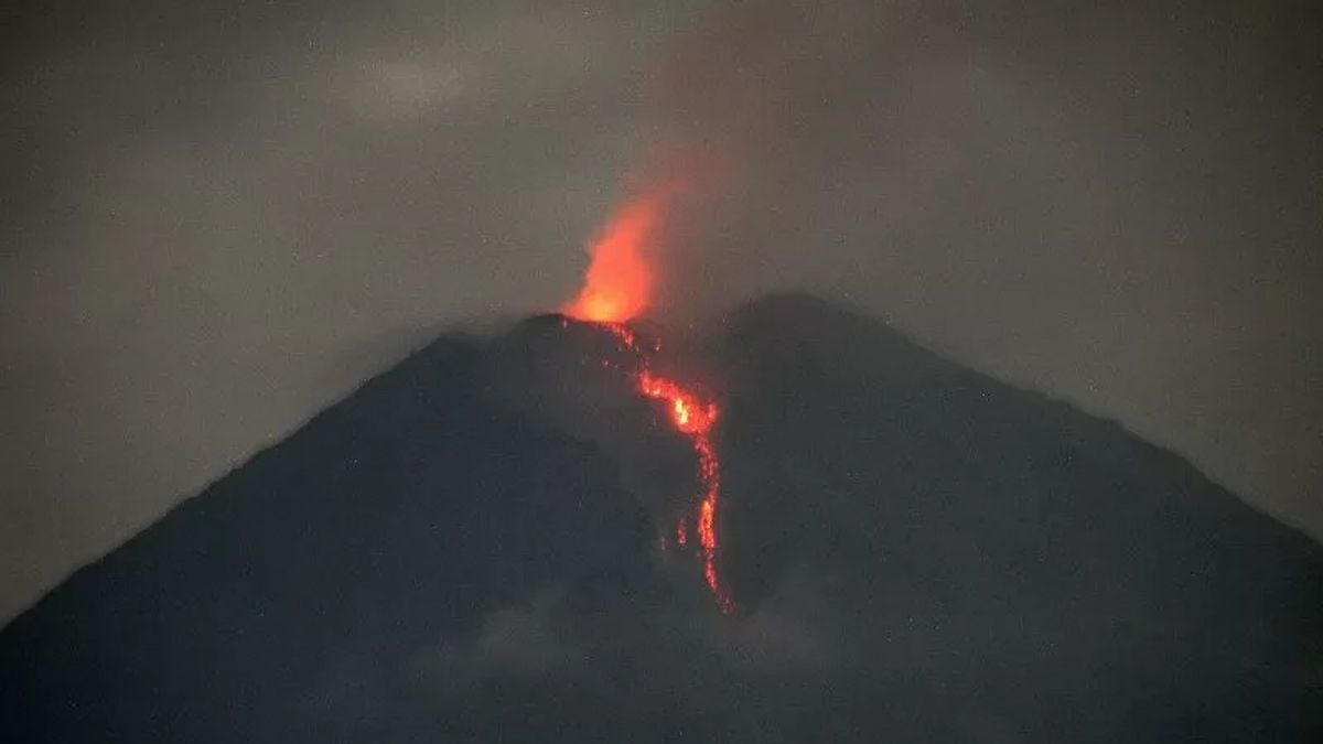 塞梅鲁火山喷发, Letuskan Abu 1公里