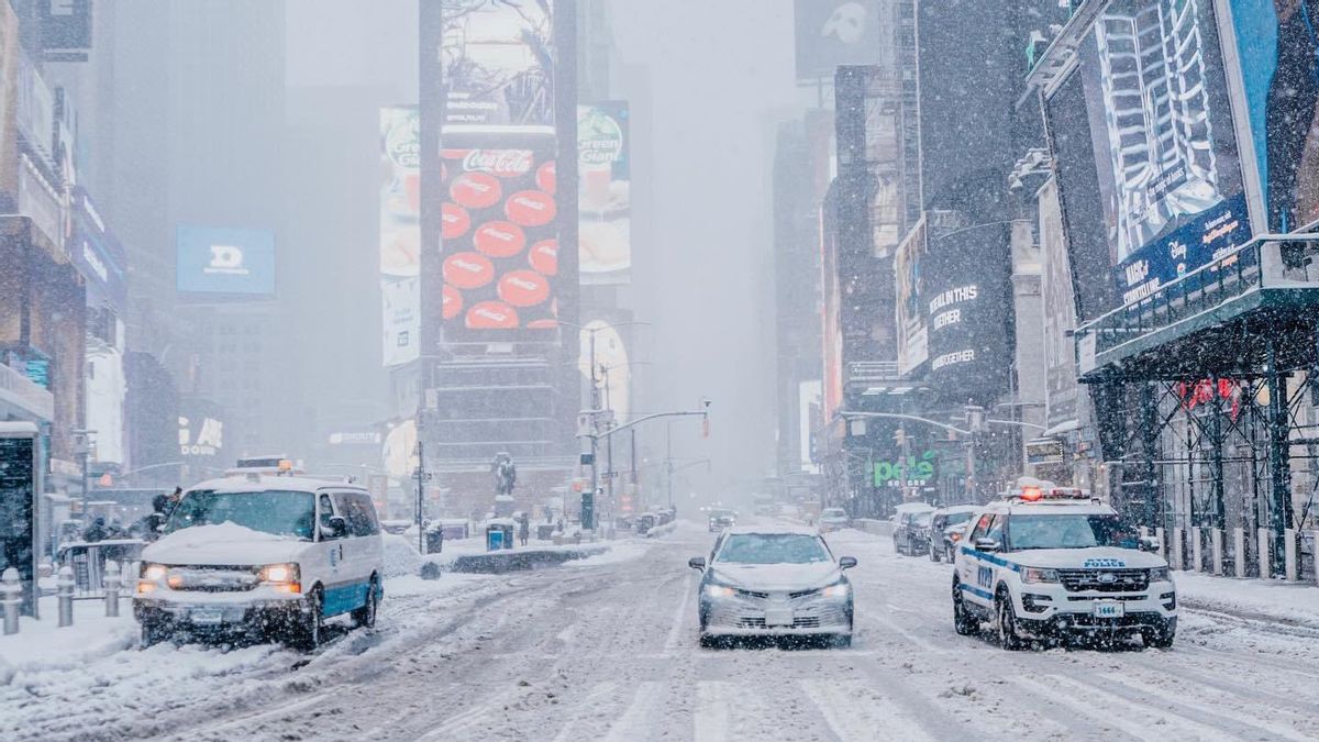 New York Dilanda Badai Salju Terburuk Dalam Beberapa Dekade, 25 Orang Tewas