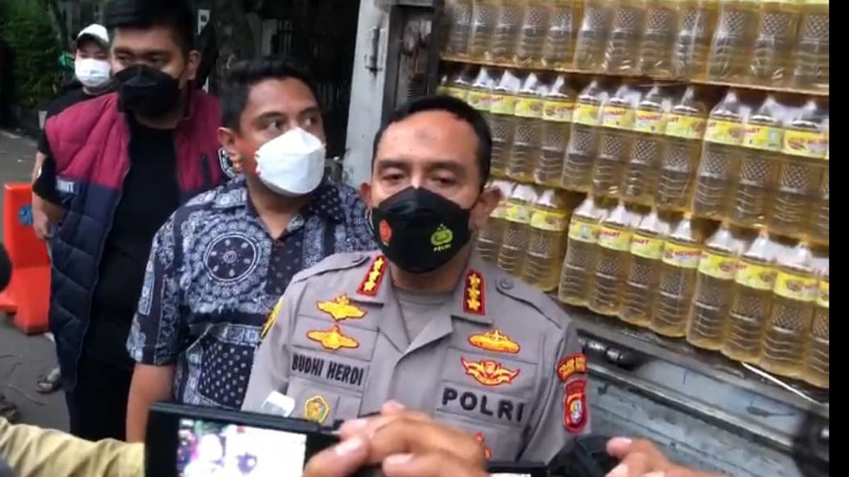 Selling Over HET, South Jakarta Police Arrest Cooking Oil Hoarders