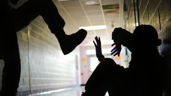 悲しみがしばしば追いつめられた、バドゥン州の青年が同僚の命を奪う