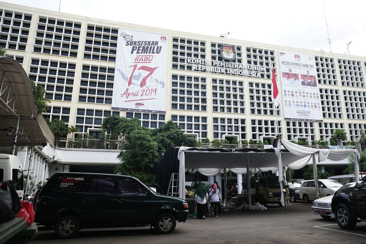 KPU Commissioner Ballad: Reject Corruptors Who Are True To Corruption
