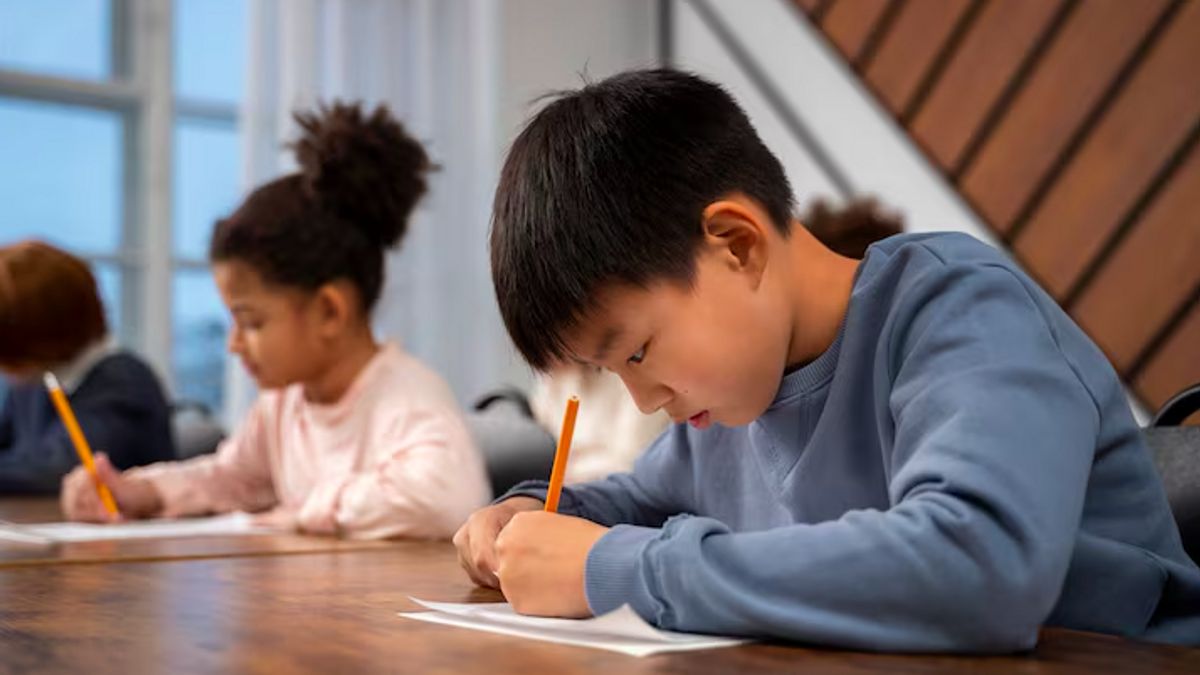 学術的であるだけでなく、学校の早い段階でリーダーシップ精神を教える必要がある子供たちの重要性