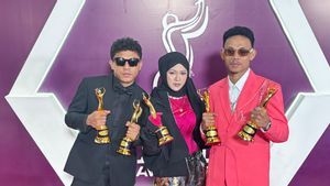 Daftar Lengkap Pemenang AMI Awards 2025: Yang Viral Yang Bawa Piala