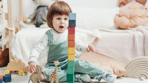 Kapan Waktu yang Tepat Anak Boleh Diperkenalkan dengan Mainan? Begini Pendapat Ahli