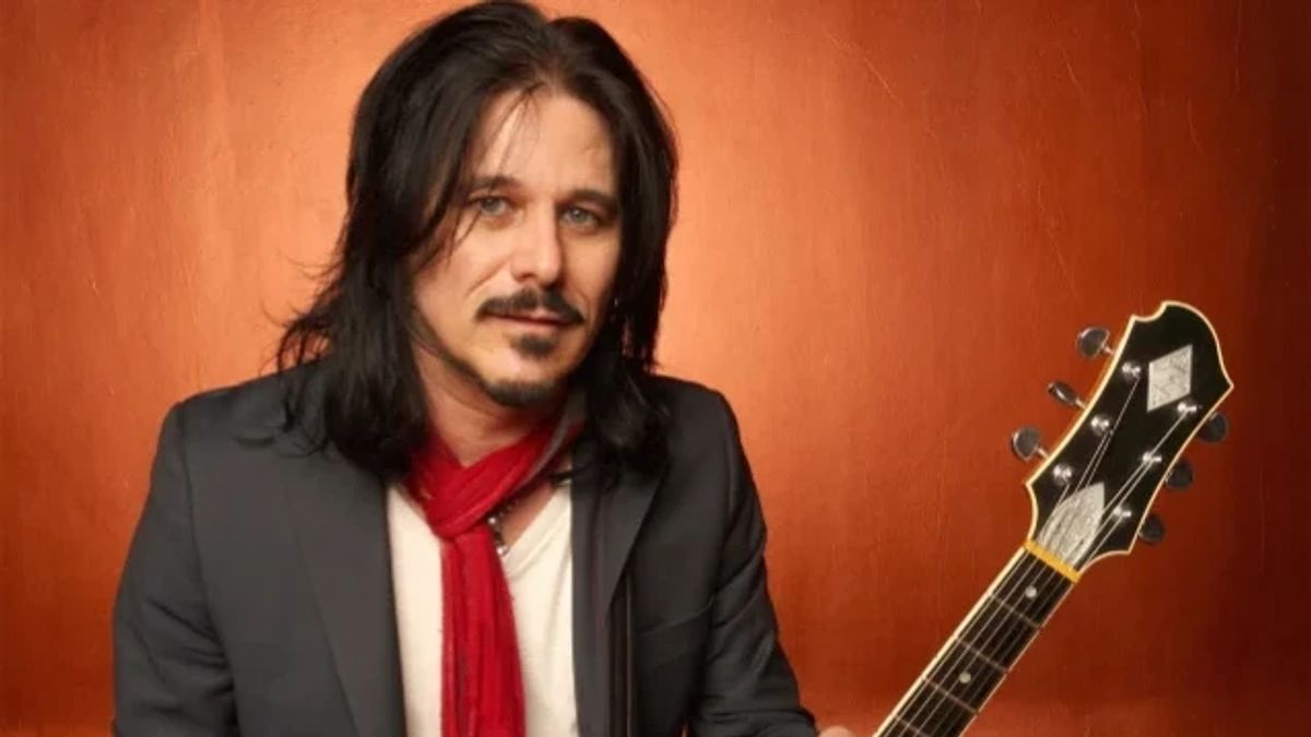 Gilby Clarke Shares Reasons For Not Being Involved In Guns N 'Roses' Not In This Lifetime Tour