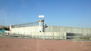 Ismail Haniyeh Telepon Tahanan Palestina di Penjara Israel yang Mogok Makan, Hamas Pastikan Prioritas Pembebasan