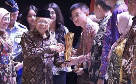 Huawei Terima Penghargaan Tertinggi dari Kemnaker di Naker Awards 2024