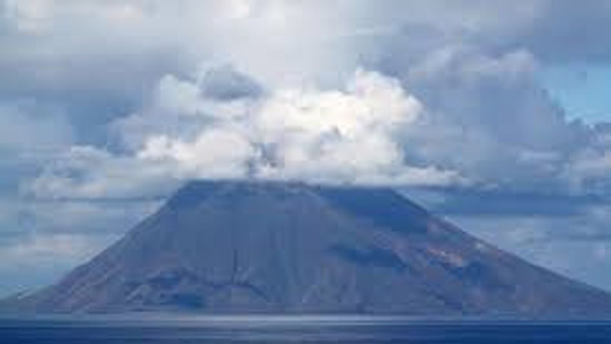 Mount Ibu In Malut Erupts, People Are Prohibited From Activities At A Radius Of 3 Km