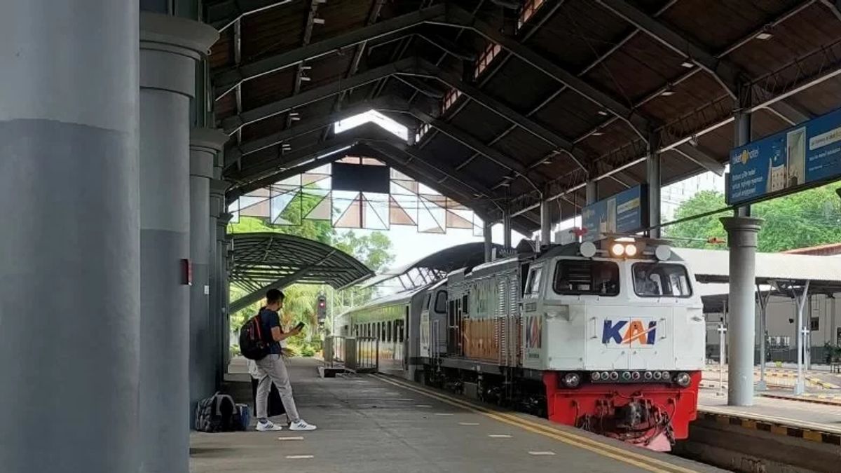 Jelang <i>Long Weekend</i>, Penumpang Kereta Api Naik 22 Persen