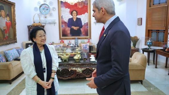 在门登接见科威特大使，Megawati讨论中东地缘政治到Bung Karno遗产