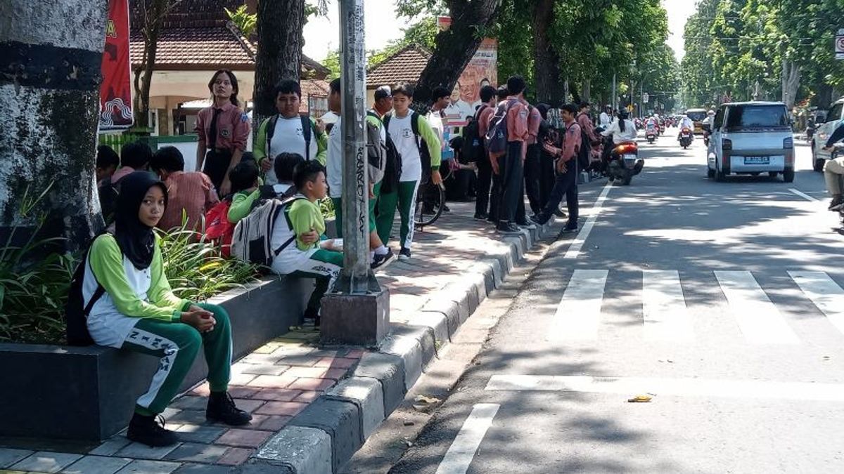 Mataram Health Office Intensifies Mosquito Nest Eradication After Rain To Prevent DHF