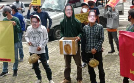 Massa Berdemo di KPK, Minta Skandal ‘Kardus Durian’ Cak Imin Diusut