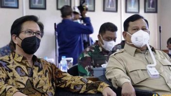 Menhan Prabowo: Airlangga Sedang Mengembangkan Dua Vaksin, Mudah-mudahan Cepat Selesai