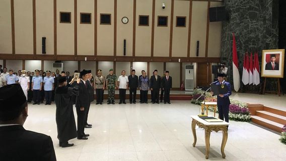 تنصيب جوكو أغوس سيتيونو أمينا إقليميا ل DKI ، هيرو بودي: يجب معالجة العديد من المشاكل
