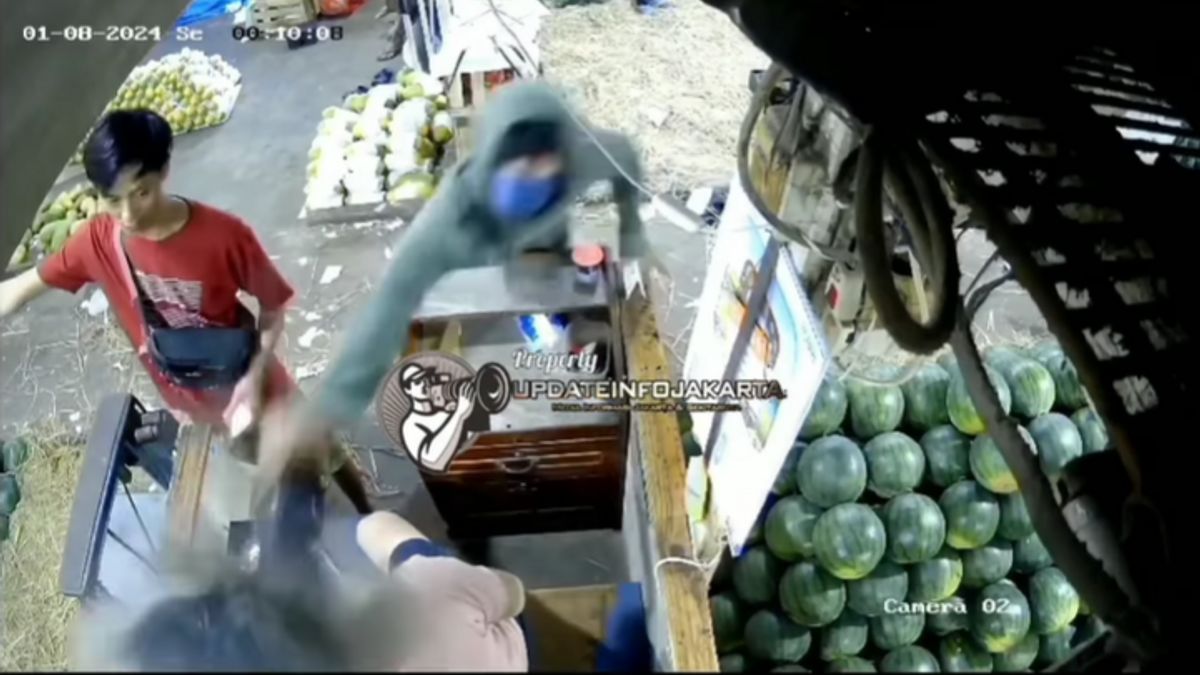 La vengeance de la persécution rend Dede Jaya 'Ketanan' perdi la vie des commerçants de fruits sur le marché principal de Kramatotte