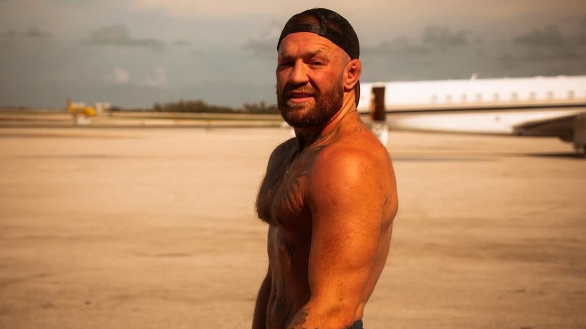 Skandal dengan Azealia Banks terkait Foto-Foto Tanpa Busana Upaya McGregor Cari Perhatian?