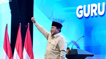 プラボウォ・スビアント大統領は何千人もの教師と人民学校の校長にブリーフィングを行いました
