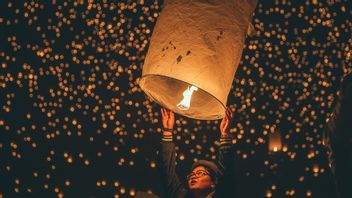 Buddhist Philosophy Illuminate The World In The Lantern Festival