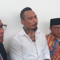亲爱的Tirta医生，Jerinx Titip留言要求承担责任