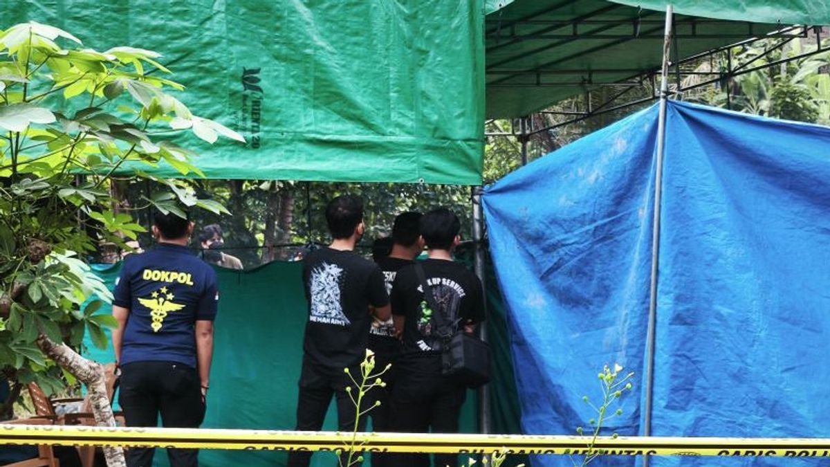 Lampung Police Exhumation Of Unila Student's Body Who Died After Diksar