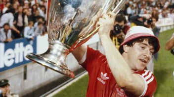 Nottingham Forest's two-time European Cup winner John Robertson dies