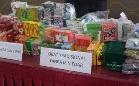 Edarkan 17 Ribu Obat Impor Ilegal, 2 Pedagang di Pekanbaru Diamankan Petugas BPOM