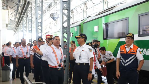 Jelang Natal dan Tahun Baru, KAI Lakukan Inspeksi Kereta Lintas Pulau Jawa