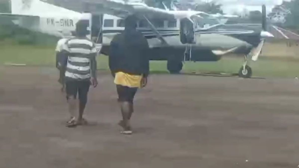 Pilot-Kopilot Pesawat Smart Air Tewas Ditembak KKB, Nasib Penumpang Belum Jelas