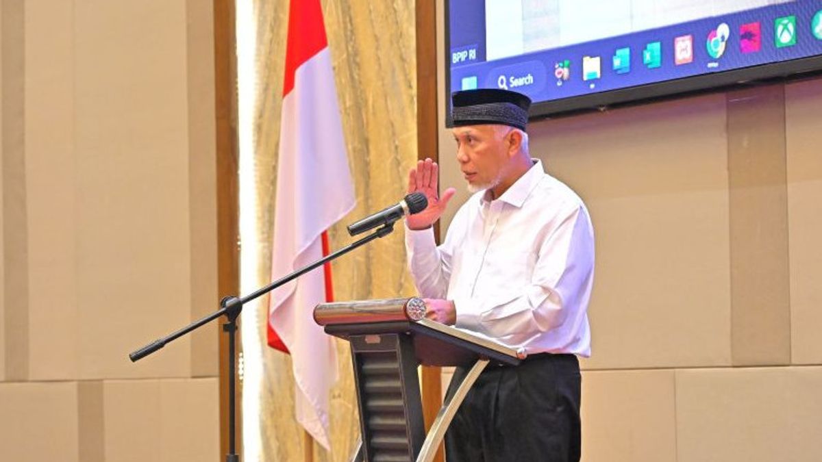 حاكم سومطرة الغربية: يجب أن تستند جميع اللوائح الإقليمية إلى بانكاسيلا