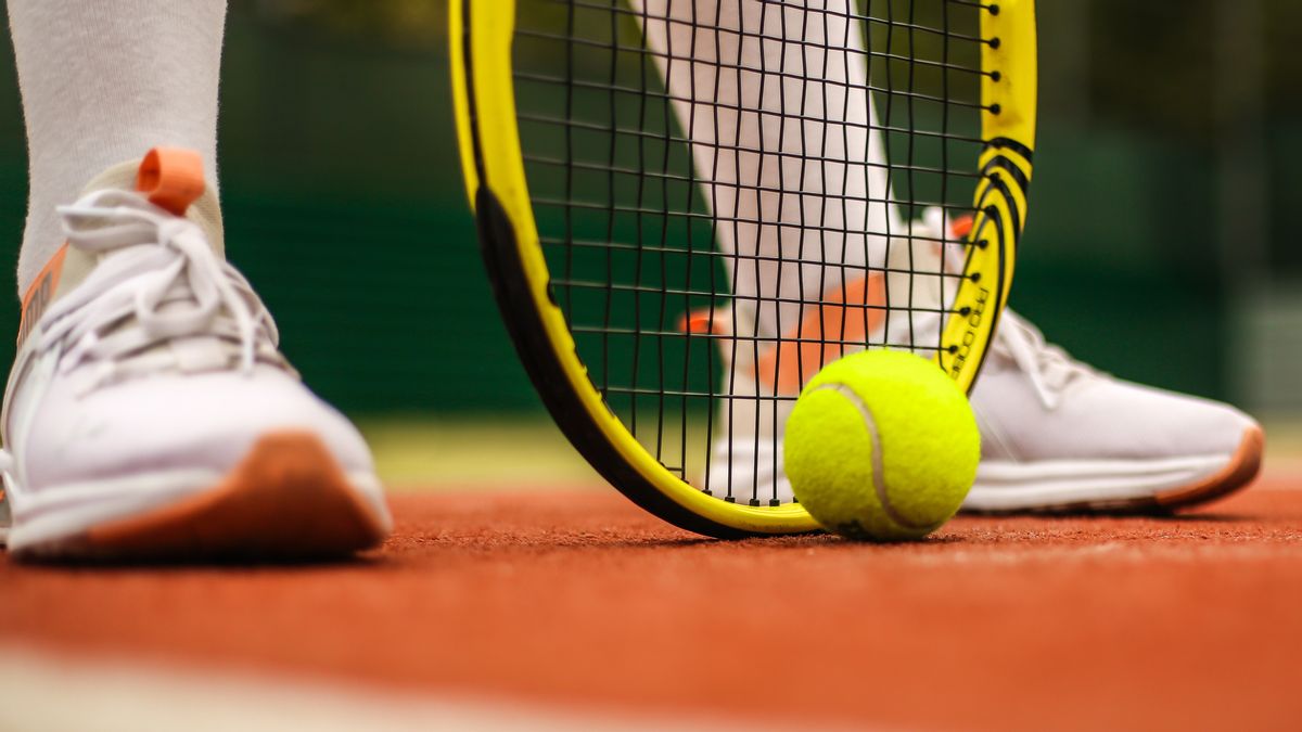 Cara Memilih Senar Raket Tenis: Pakai Cara Ini Kamu Bisa Jadi Pemain Jago