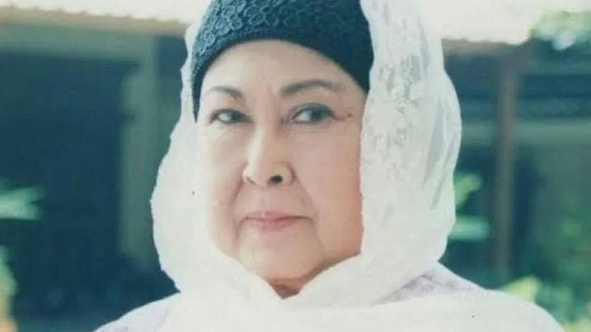 Melayat Aminah Cendrakasih, Maryati 'Munaroh' Tohir Expresses Mak Nyak's Last Wish
