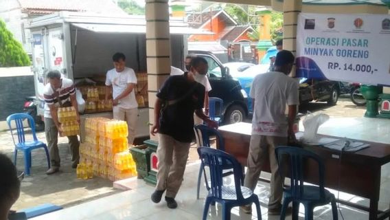 Berita Gunung Kidul: Pemkab Gunung Kidul Gelar Operasi Pasar Minyak Goreng di Pesisir