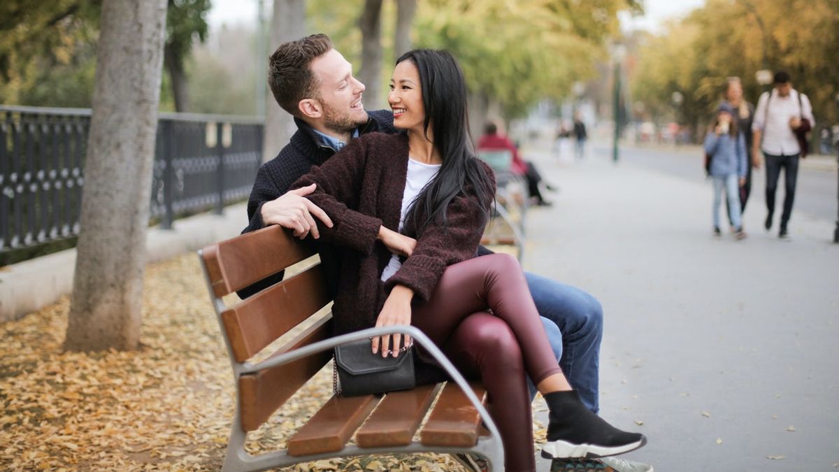 7 Cara Berkomunikasi dengan Pasangan Tanpa Sikap Defensif