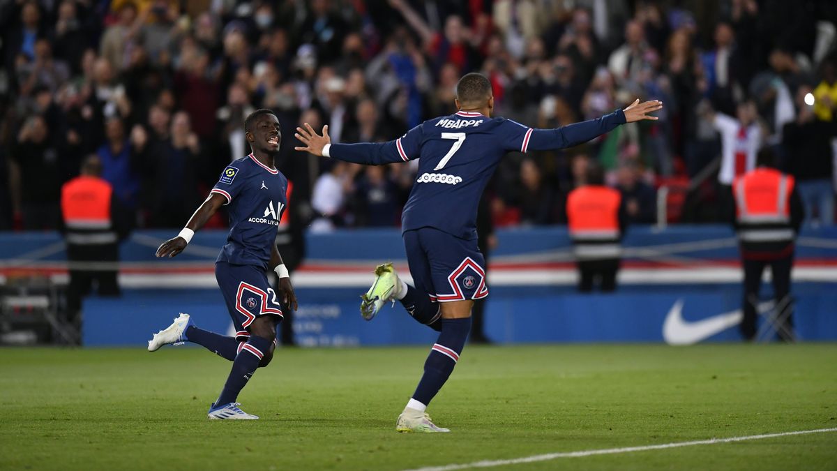 كيليان مبابي يسجل رقما قياسيا في مباراة كلاسيك ضد مرسيليا ، باريس سان جيرمان يقترب من لقب الدوري 1