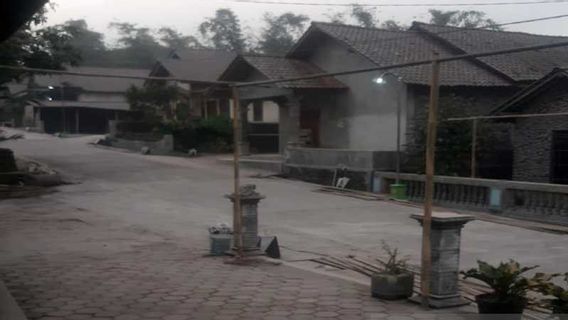 The Impact Of The Eruption Of Mount Merapi, Light Ash Rain Pours Down 4 Villages In Boyolali, Central Java