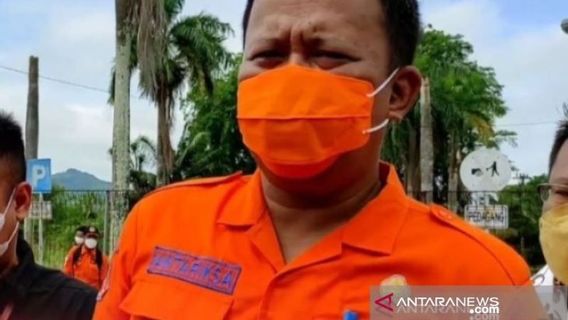 BPBD Babel Bersihkan Sampah Tambang Timah di Aliran Sungai untuk Mencegah Bencana Banjir