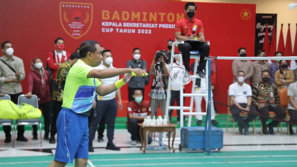 Menpora Tests Strengths With Indonesian Ministers Forward At Badminton Exhibition Head Of Presidential Secretariat Cup 2022