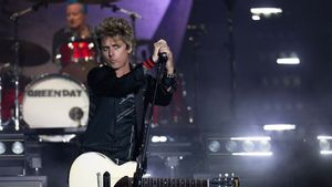 Vokalis Green Day Total Jadi Swiftie di The Eras Tour Prancis