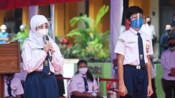 Des élèves Du Secondaire Parlent à Jokowi D’avoir Envie D’étudier à L’école