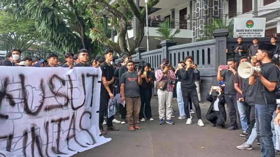 الحكم على المتهمين في قضية ملعب كانجوروهان بإطلاق سراحهم ، وتحالف الطلاب يهدد بمظاهرة حاشدة