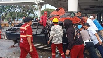 The Pickup Of Jengkol's Transport Overturned Overturned By A Car When Najak Entered The Ship In Bakauheni