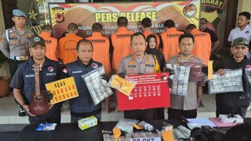 Buskers In Subang Confiscate Methamphetamine Couriers, Paste Haram Packages While Traveling
