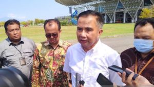 民主党人“二重奏”贝伊·马赫穆丁(Bey Machmudin)强调,西爪哇地区选举中没有进步的意愿