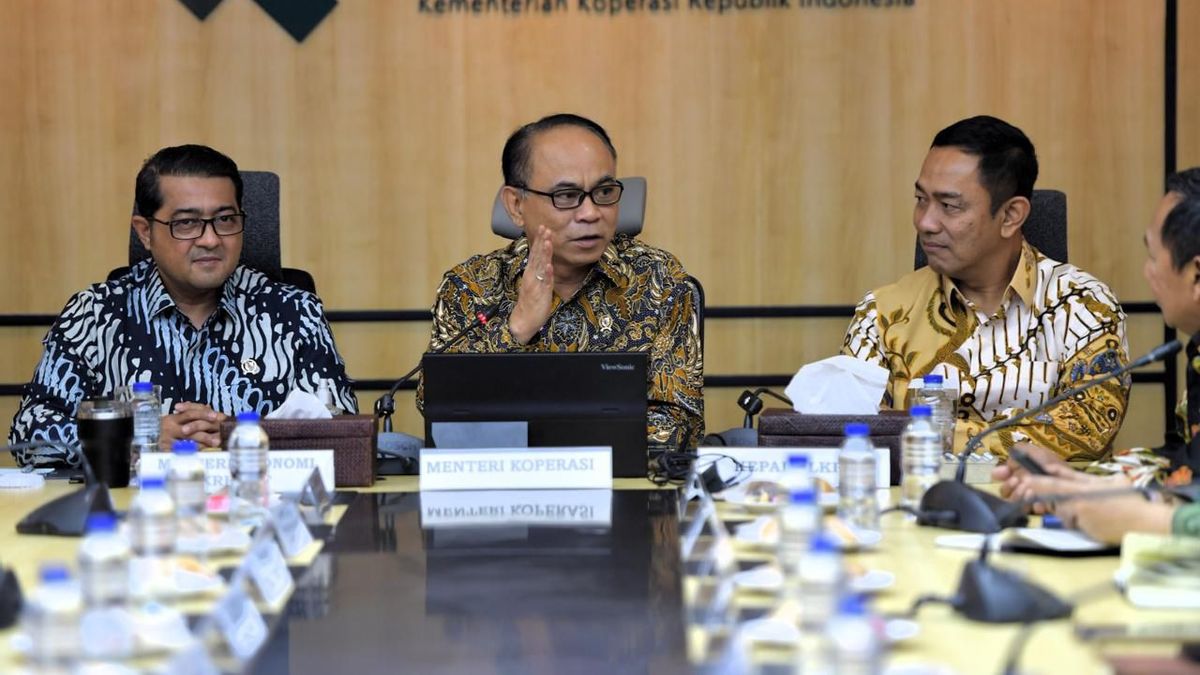 Menkop, LKPP, dan Menteri Ekraf Teken MoU untuk Sukseskan Koperasi Merah Putih