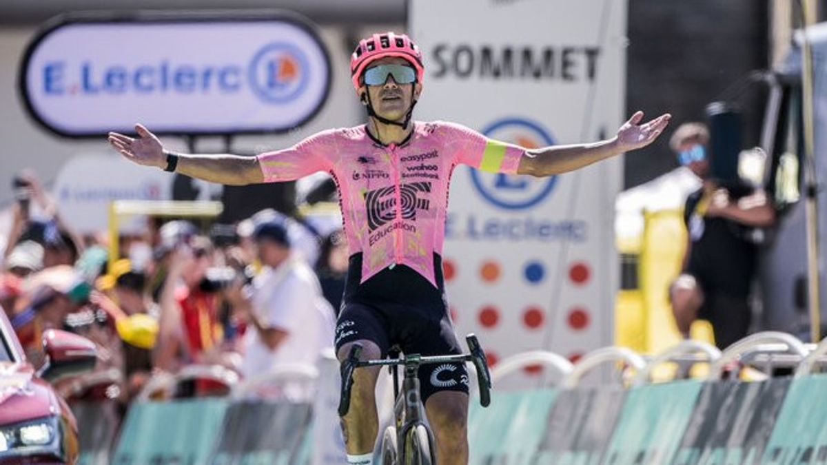 Carapaz remporte l’étape 17 du Tour de France en solo, en défense du Jersey jaune